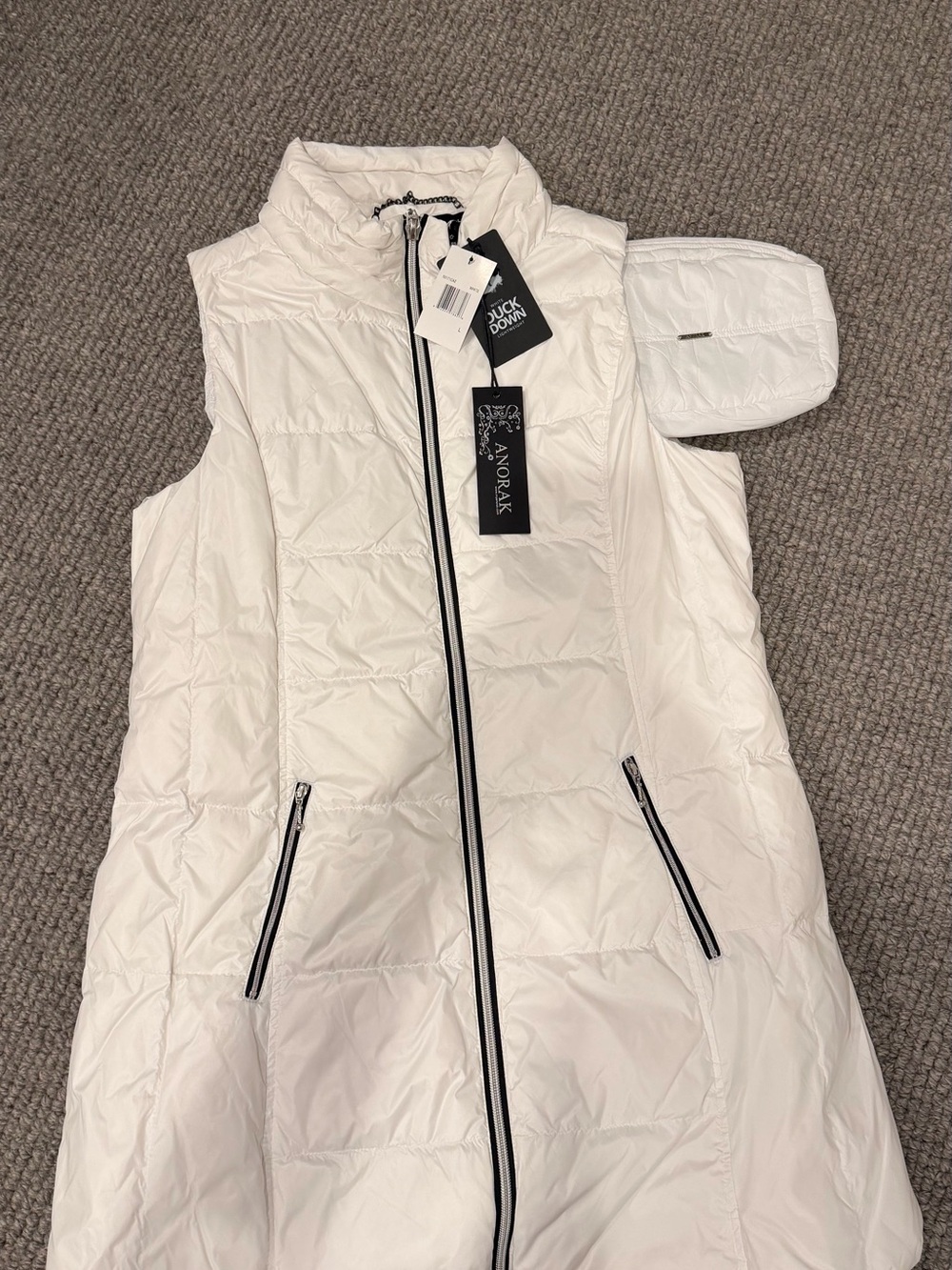 ANORAK White Quilted Packable Vest with Contrast Zip